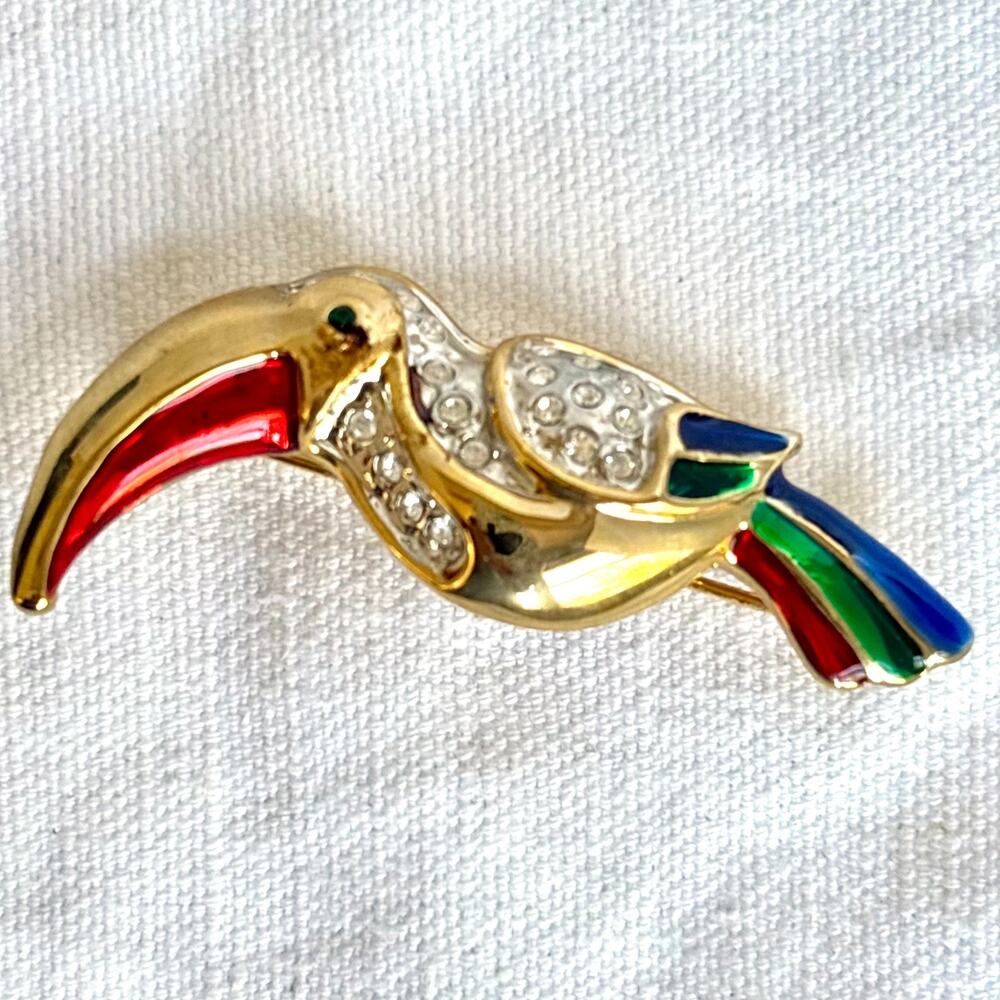 Vintage NIB Technibond Toucan Bird Brooch Gold Red Blue Green Enamel Rhinestone